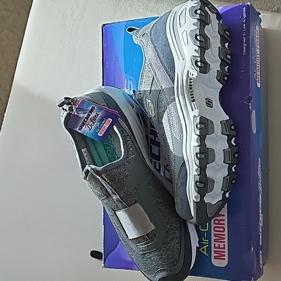 SKECHERS D'LITES MODERN FRONT SLIP ON SNEAKER SHOES SIZE 9 - Picture 2 of 16